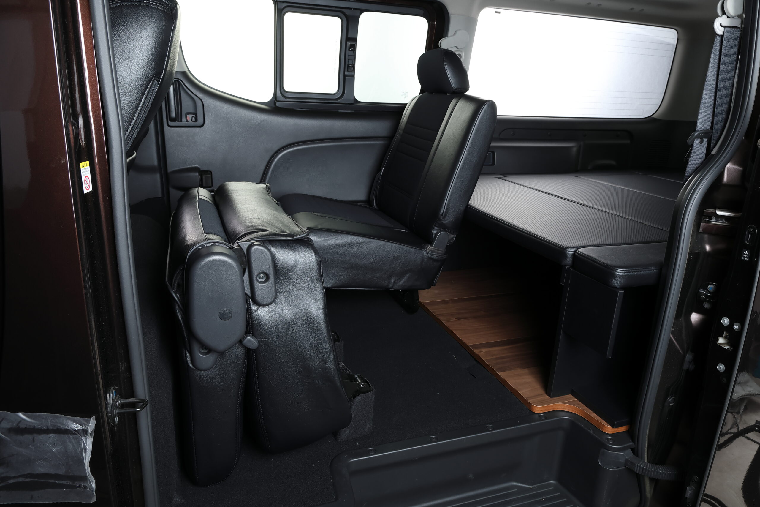 シートカバー Leather series【キャラバン】 - 画像 (8)