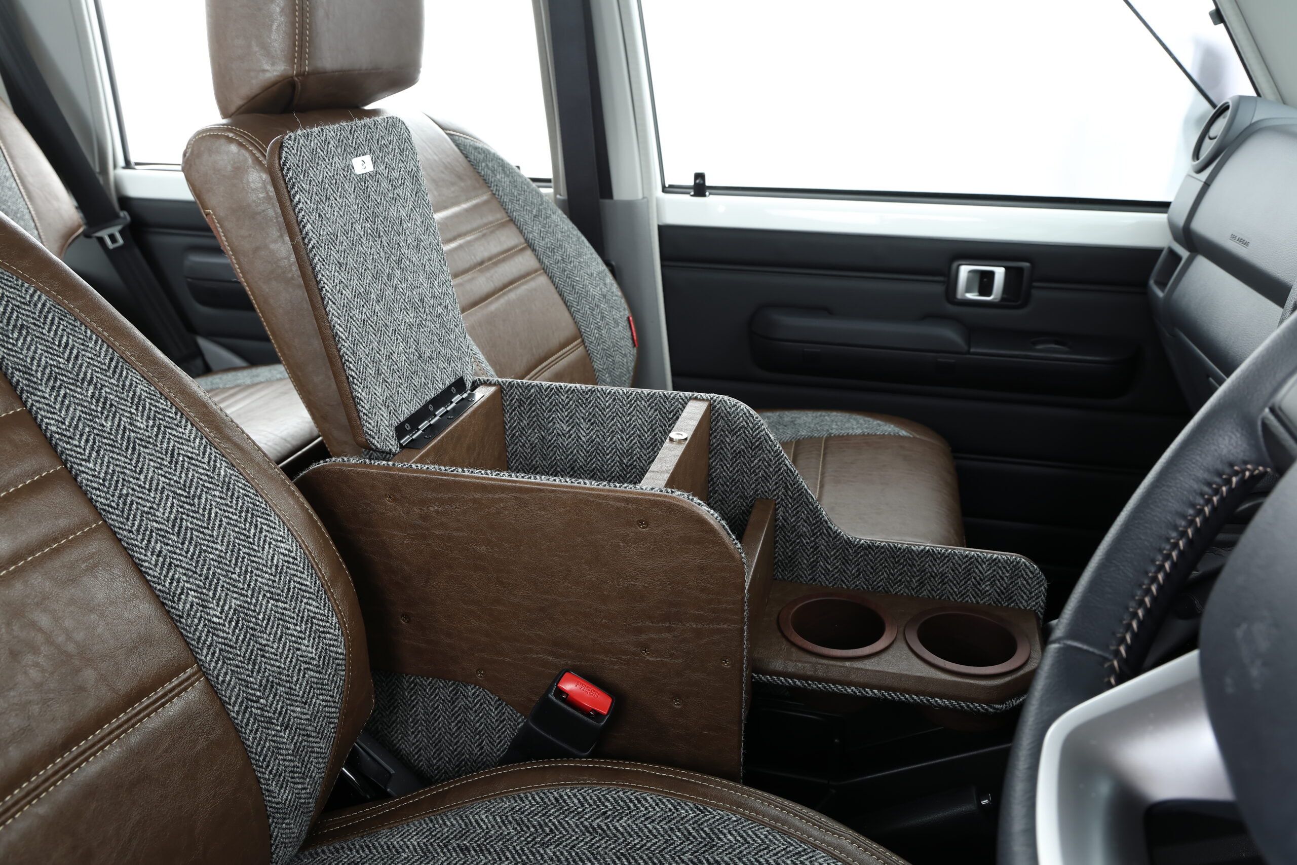 センターコンソール【ランクル70】 - 画像 (8)